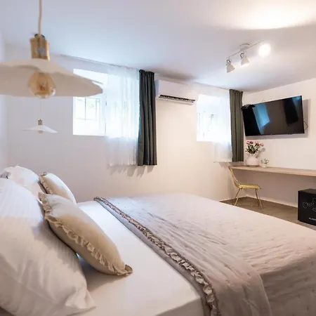 Saint Simeon Room And Apartment Zadar Buitenkant foto