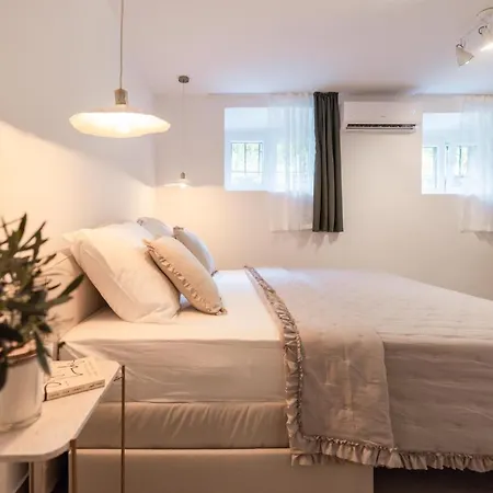 Saint Simeon Room And Apartment Zadar Buitenkant foto